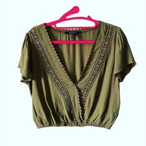 Forever21 Contemp crochet insert elastic crop top